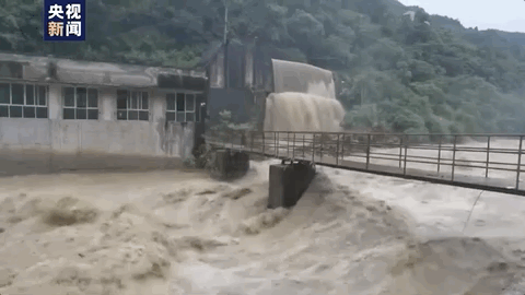 暴雨+强对流预警齐发！这些地方有雷暴大风冰雹……