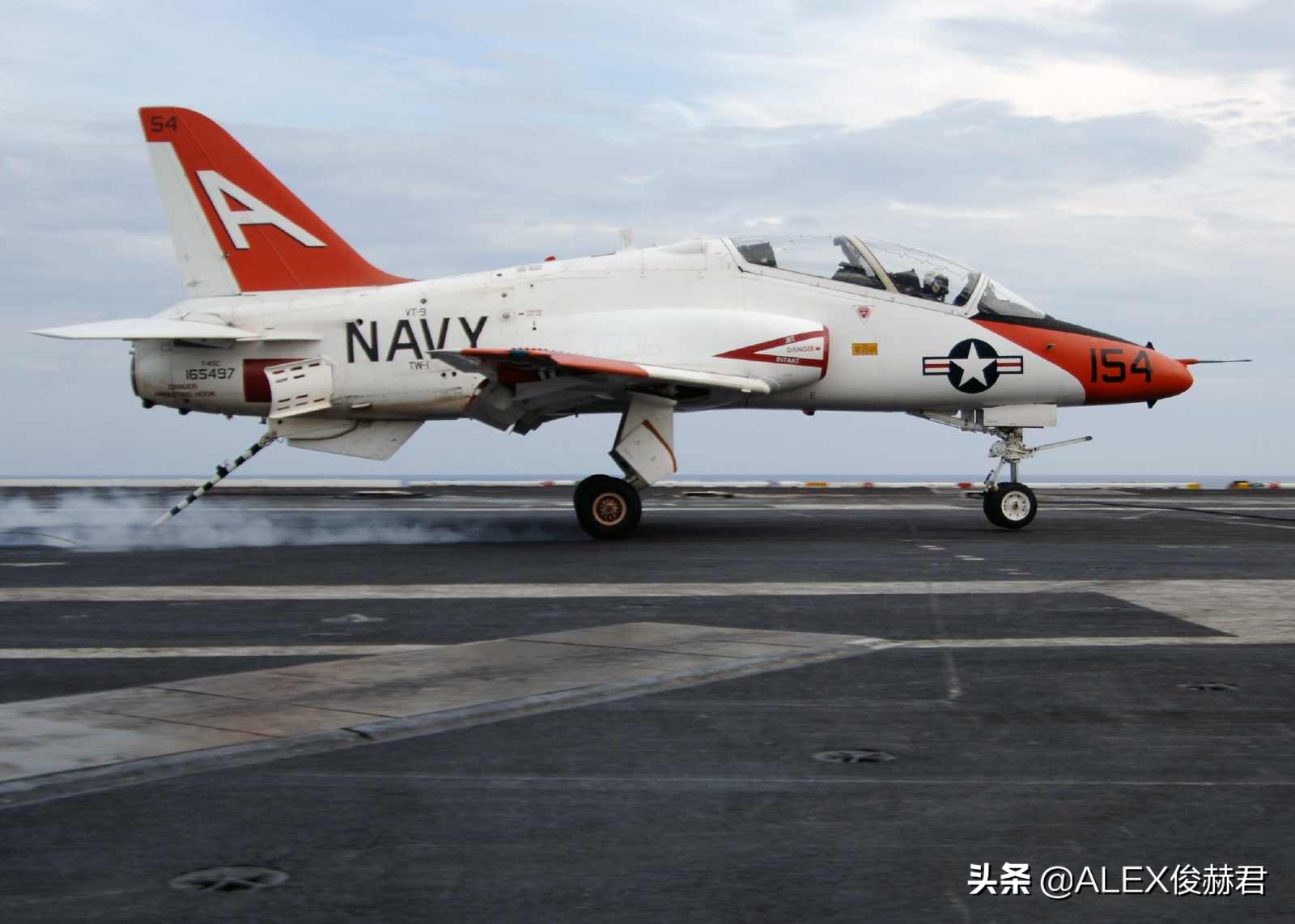 美国海军要买新舰载机，印度：光辉战机，你值得拥有