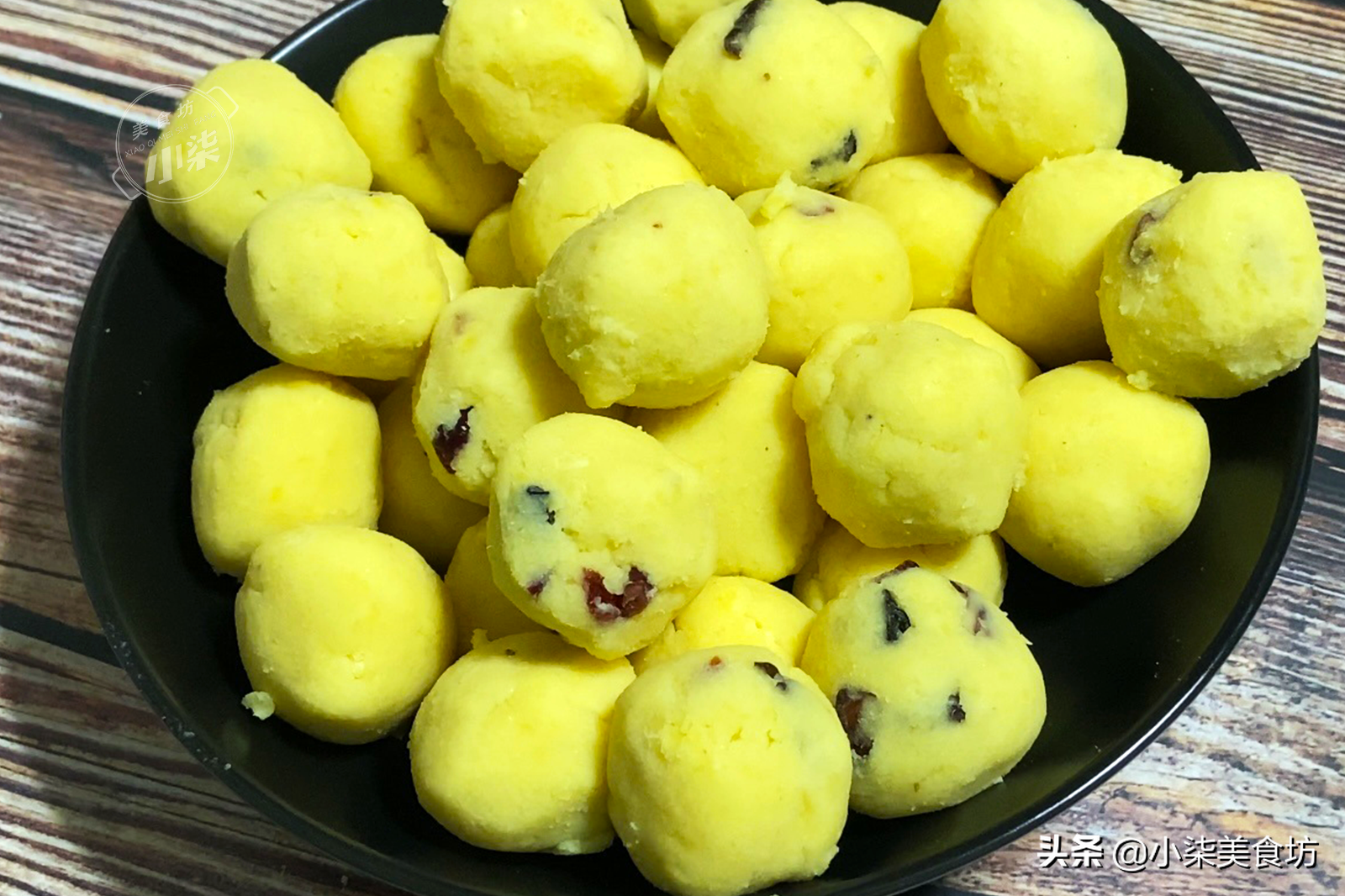 在家自制绿豆小饼，学会不用买，清凉解暑易消化，老人孩子都喜欢