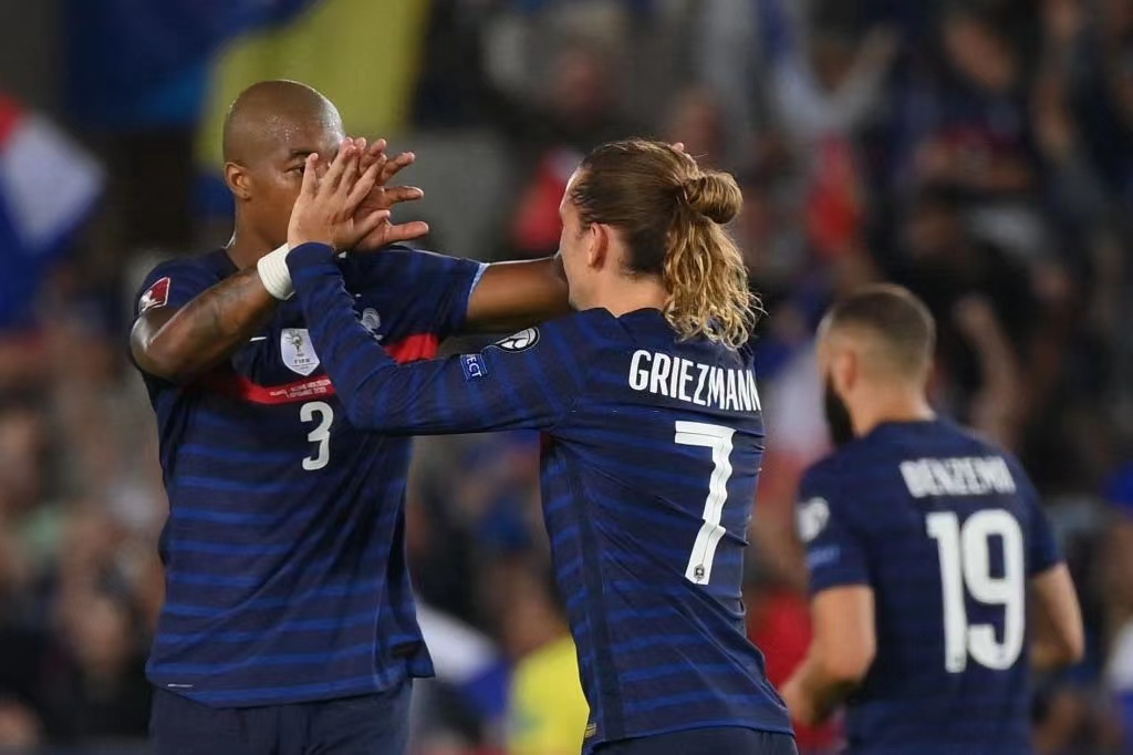 1-1！世预赛大冷！世界第58逼平法国仍居小组第4，2大巨星成罪人