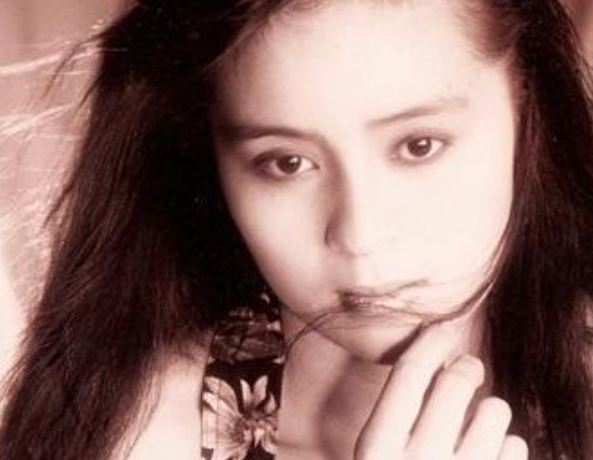 “玉女歌手”高胜美，巅峰时被公司坑害，容颜