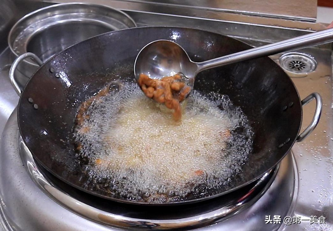 图片[9]-河南厨师长教你做地道酸汤小酥肉 软嫩不柴有窍门 酸爽可口-起舞食谱网