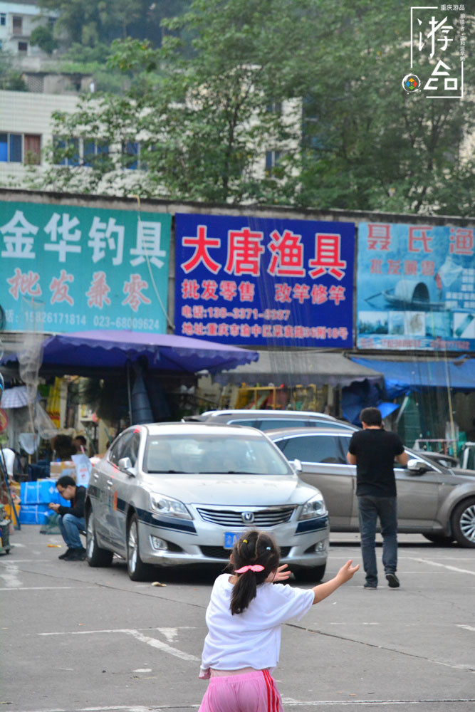 重庆渝中的”城中村“：龙蛇混杂的菜园坝，摩的和算命人纠缠不清