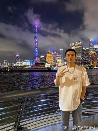 专访“好声音”学员王泓昊：我在音乐之路弯道超车