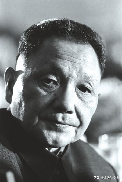 1981年，就任军委主席的小平，手握475万军队决策