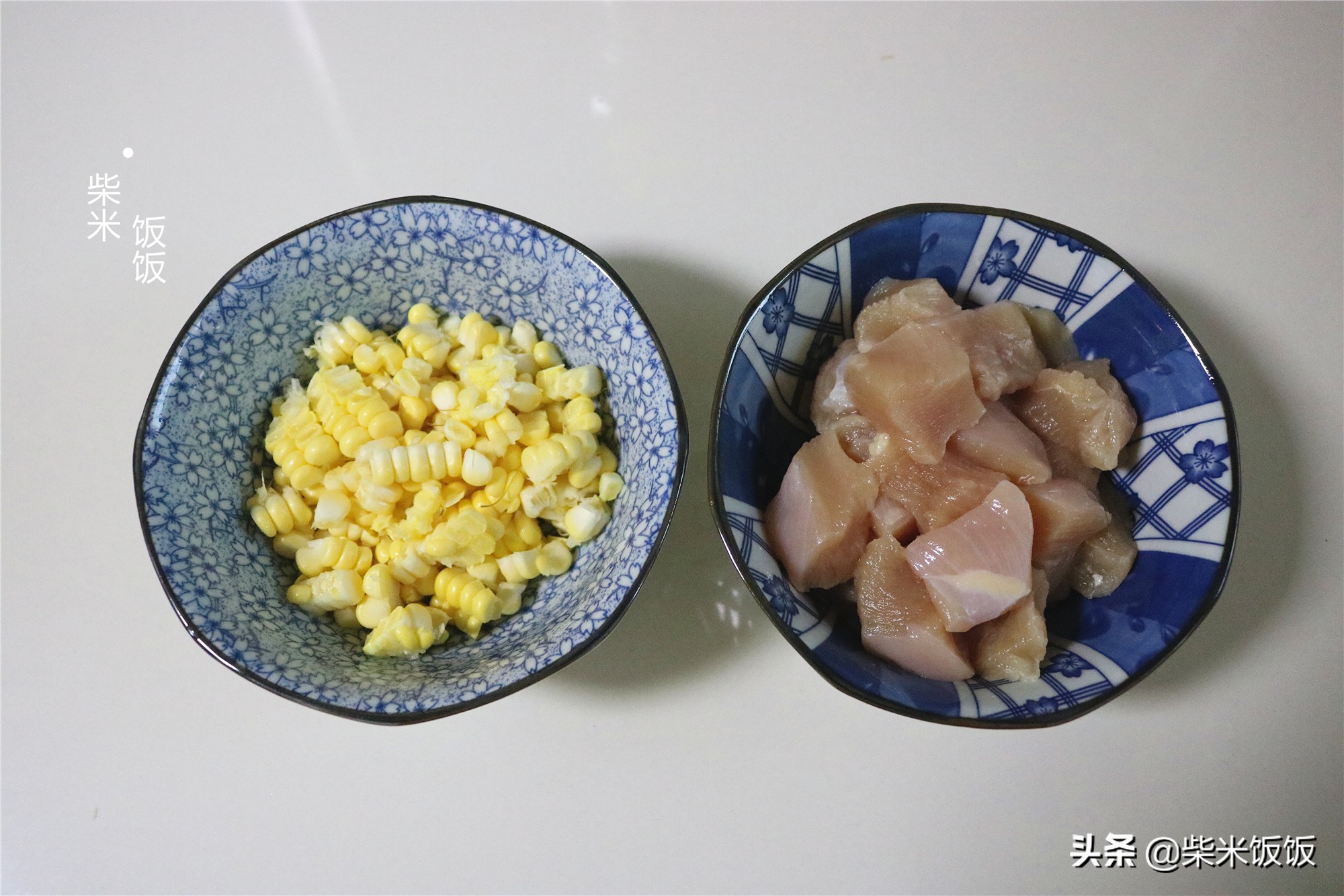 早餐，我给家人做了鸡肉堡，做法简单味道好，一个下肚能量满满