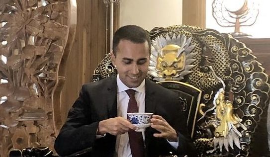 意大利疫情逐步好转，全靠感恩美国的援助，对于我国只字不提？