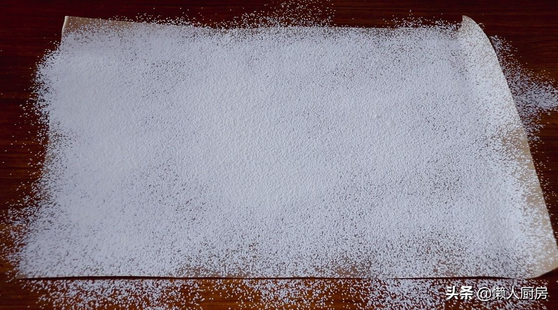 這是棉花糖的簡單做法，只需要4種食材，還可做雪花酥、牛軋糖