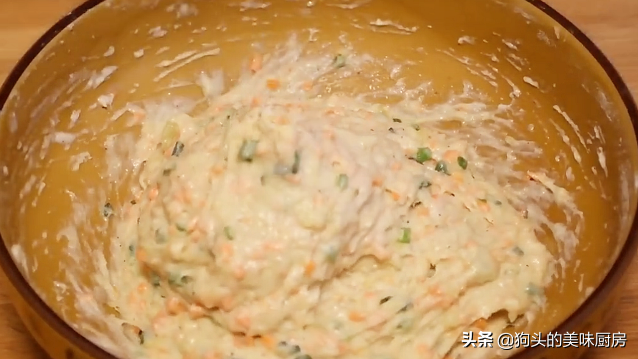 土豆不要炒著吃了，教你一個新吃法，簡單美味，上桌全家都愛吃