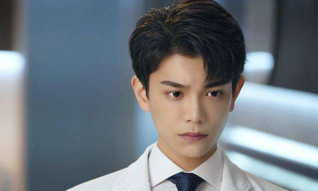 因《传闻中的陈芊芊》走红，同样是圆脸古装女