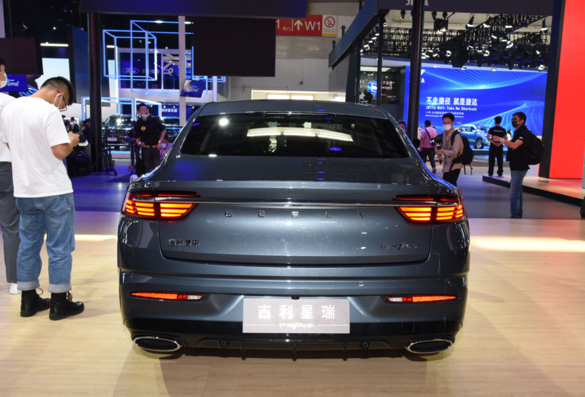 吉利又出好车，轴距2米8还有2.0T，11万多起步