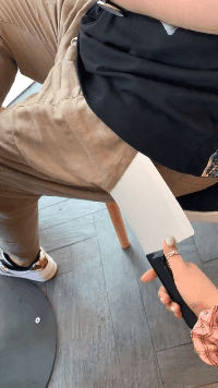 爆笑GIF图片：我可能不是人，但你是真的狗！