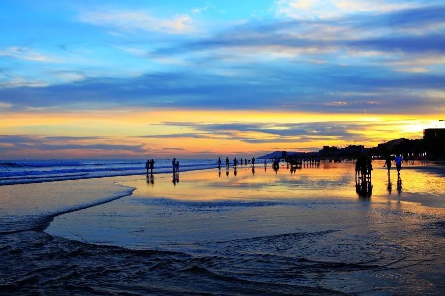 10 places that are most suitable for a person to travel, one every year, OK?