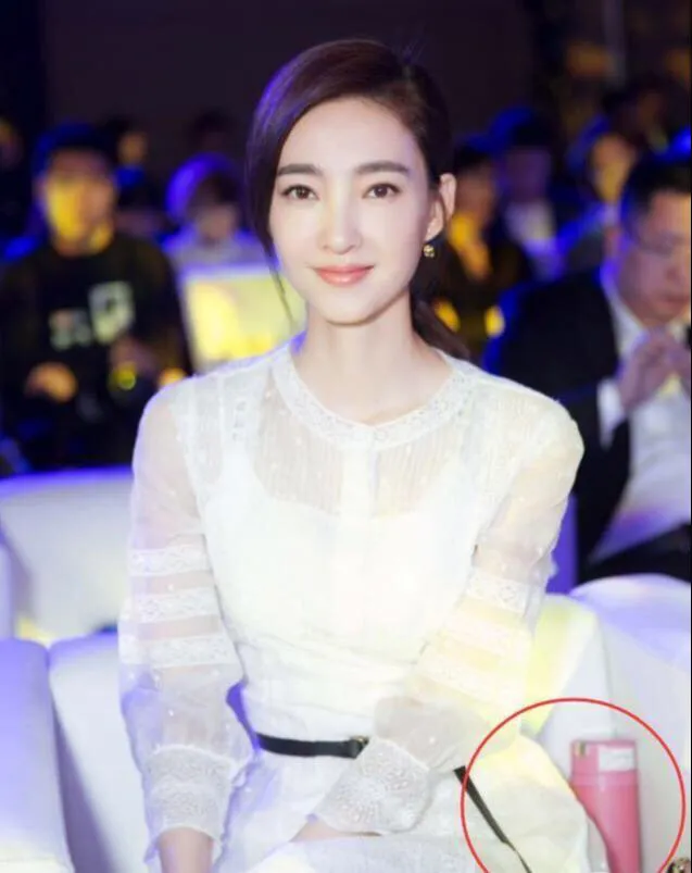 王丽坤“素颜女神”体重只有88斤，坦言：瘦身