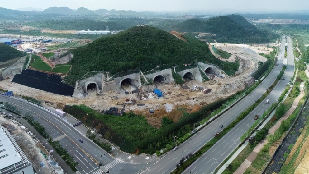 挖空一座山！华为、苹果为何抢着在贵州建立数据中心？