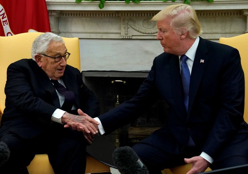 中国必须无条件帮美国？基辛格发出“友情提示