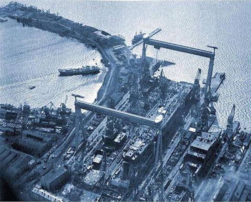 架空：悲怆的俄海军，最凄惨的航母，乌里扬诺夫斯克号浮动核电船