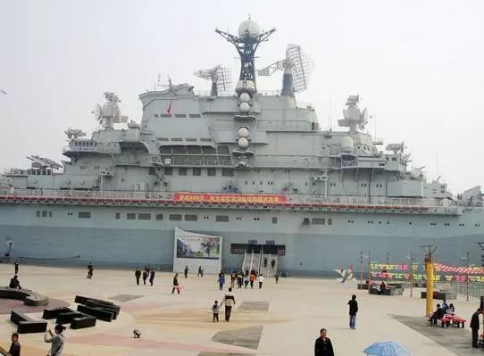 架空：悲痛欲绝的俄罗斯，独一无二的海上军校，成功号航母训练舰