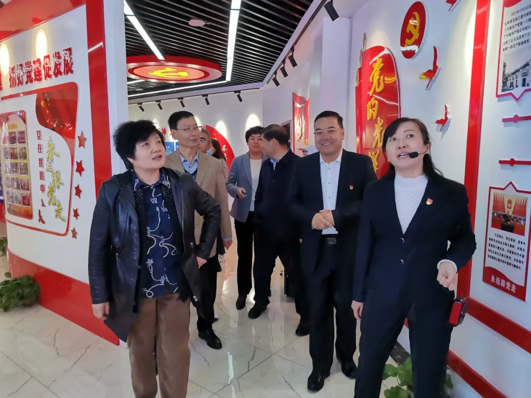 【头条】省妇联在白银市举行“送奖下基层”授牌仪式