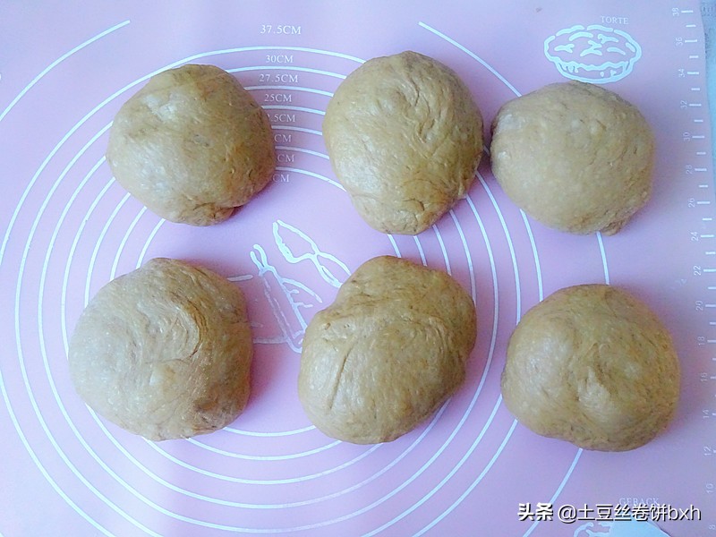 冬天做面包用红糖，这方子太好，面包暄松柔软，放几天都不硬