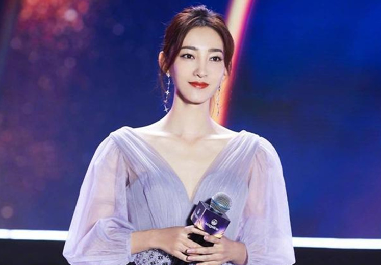 10位“被詐騙”的女星，一個比一個“無腦”，損失最高達(dá)4億