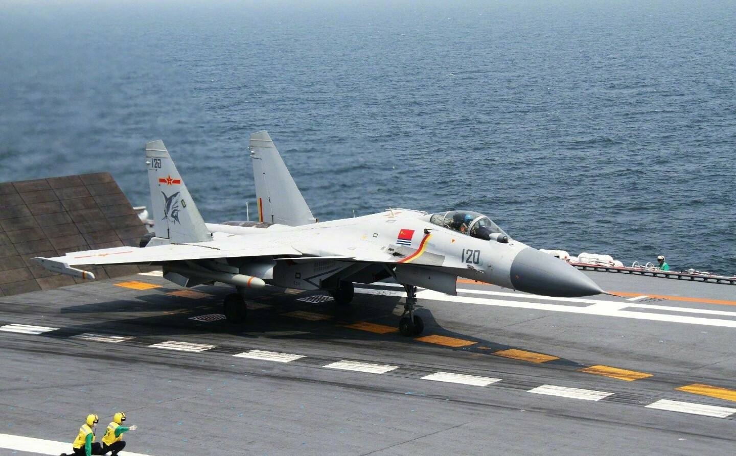 当年俄罗斯拒售苏-33，嫌买的太少，那歼-15是怎么来的