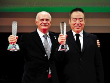 主角是家人，配角全是影帝影后，网友：大导演