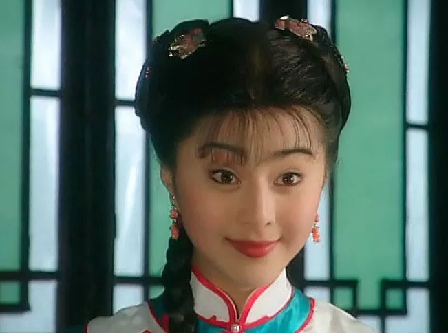 《还珠格格》开播23年后：原来容嬷嬷扎的都是坏人啊