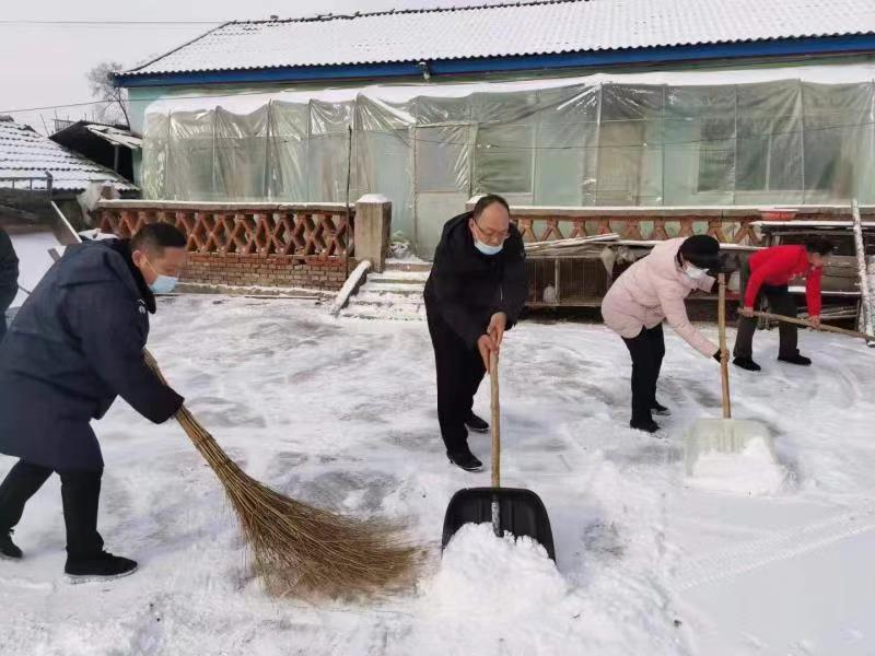 脱贫奔小康，跨年话感恩，辉南税务局深入包保村走访慰问贫困户