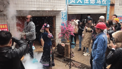 一夜爆红的拉面哥，正在被网红逼上绝路：流量时代的悲哀还在重演