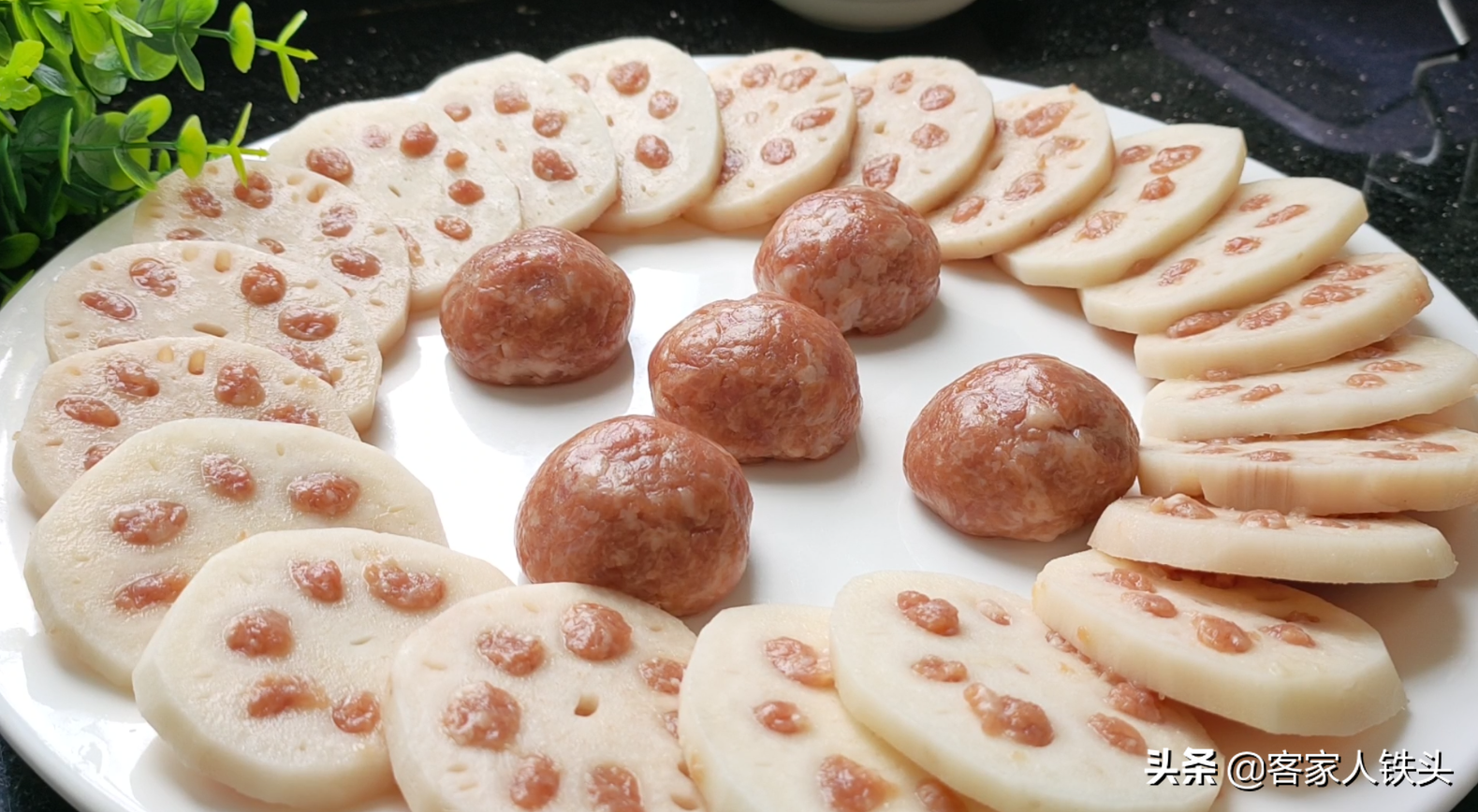 蓮藕片新鮮吃法，不油炒不煎炸，十多分鐘出鍋，爽脆好吃待客不錯