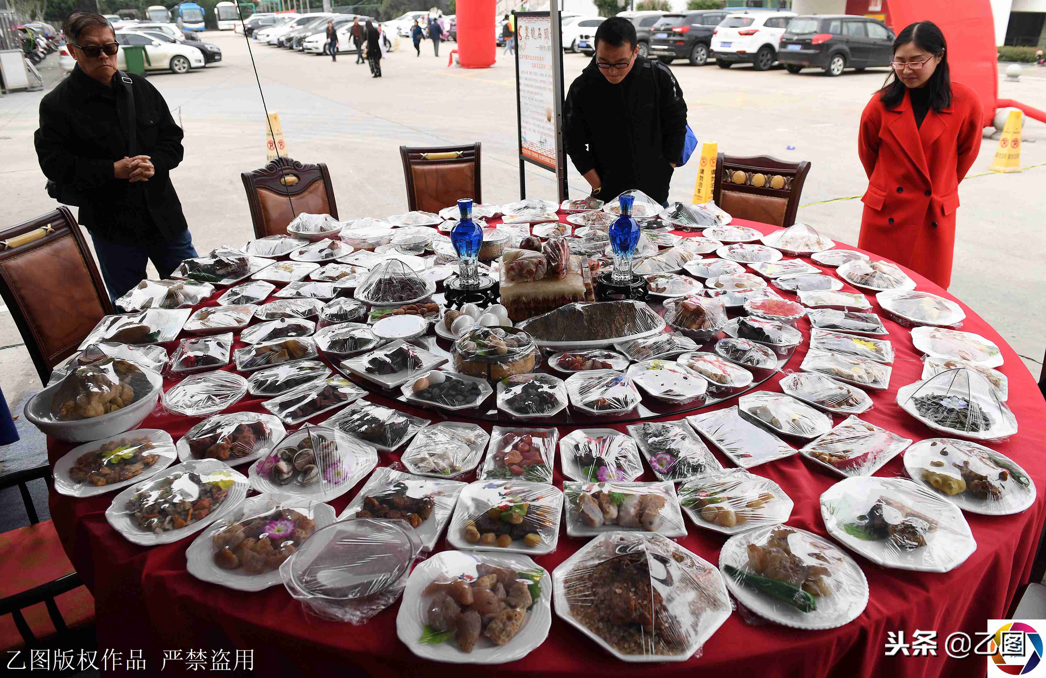 9桌石头拼成的“满汉全席”石头宴大比拼 价值38万到188万不等-搜狐大视野-搜狐新闻