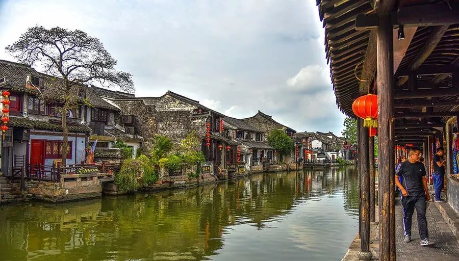 10 places that are most suitable for a person to travel, one every year, OK?