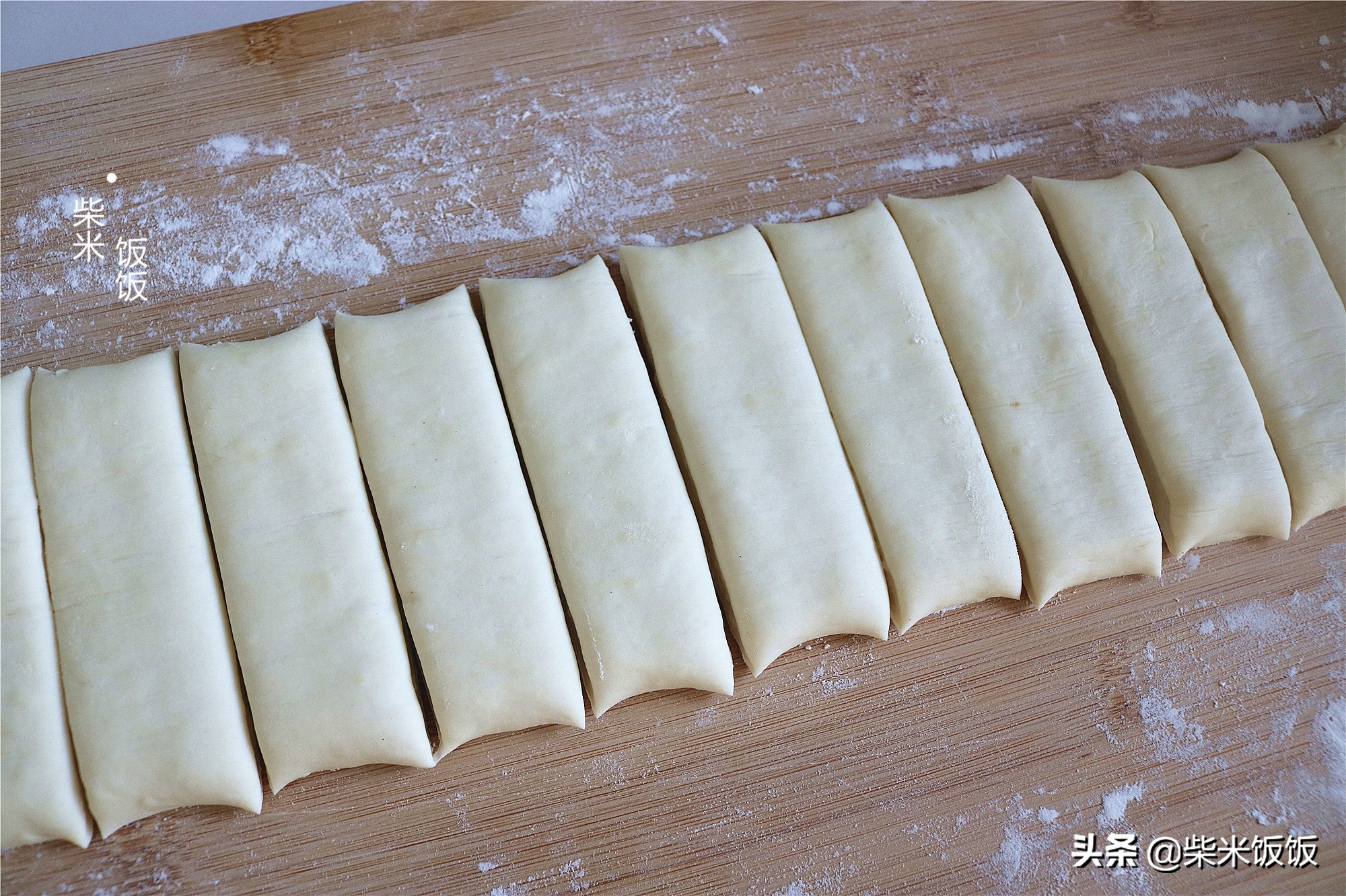 普通麵粉炸油條，不用泡打粉，又香又酥，比買的好吃