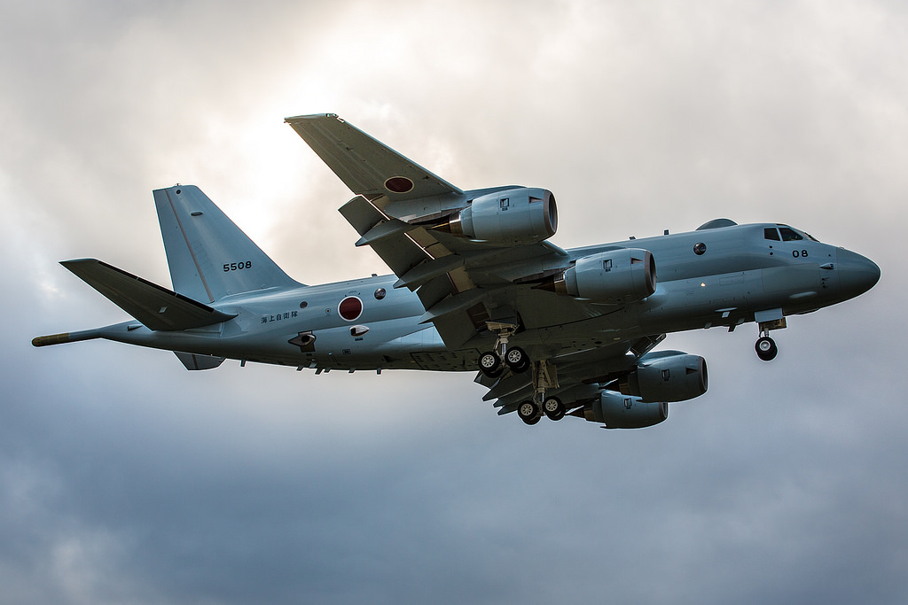 对马海峡警报响起，海军054A护卫舰现身，日本战斗机上蹿下跳