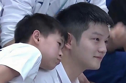 14岁1米43！全红婵能长多高？快速发育期，能否达到郭晶晶的高度