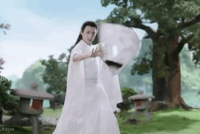 罗云熙转坏了几箩筐扇子终于转出了剧中画面：扇子好像长在他手上