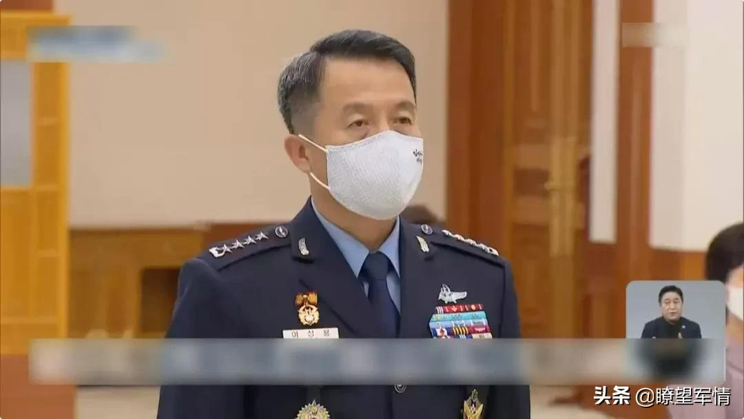 韩国军营之乱:女兵被性侵自杀,男兵大搞同性关系被查