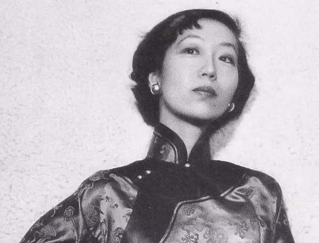 17岁被父亲暴打差点死掉 张爱玲被原生家庭害的