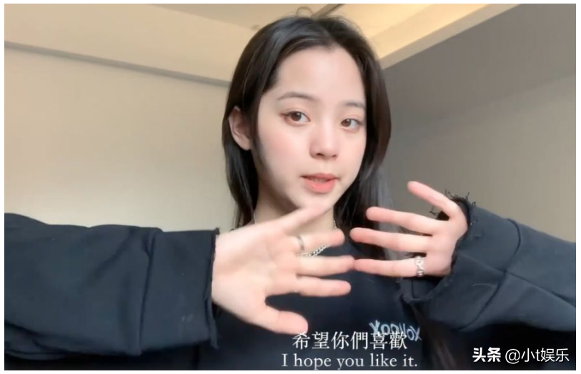 欧阳娜娜浴室拍vlog，当镜头扫到脏衣篓，才知女明星真实生活