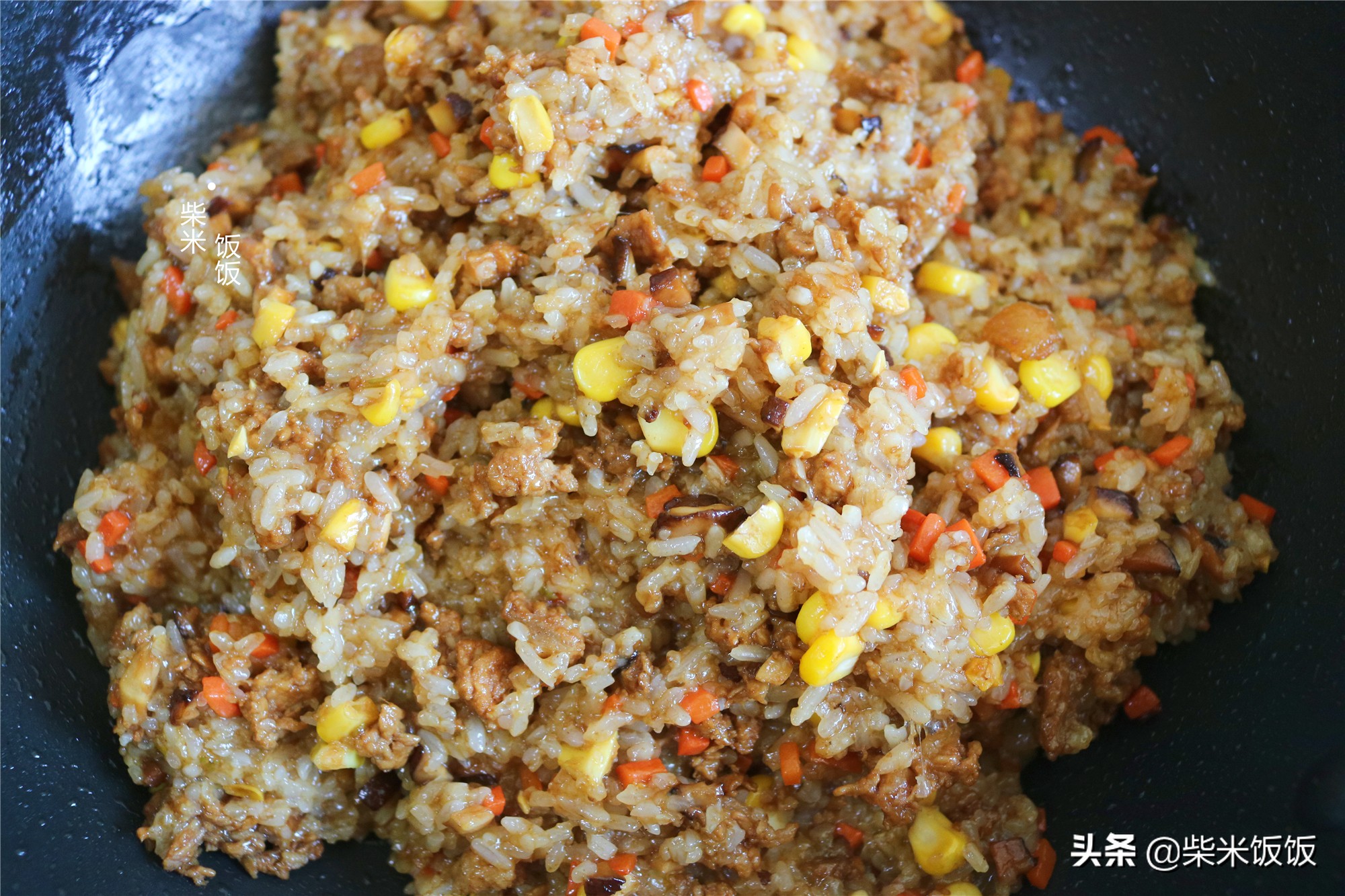 孩子點名要吃的燒麥，做法比餃子簡單，一鍋蒸33個，涼了也好吃