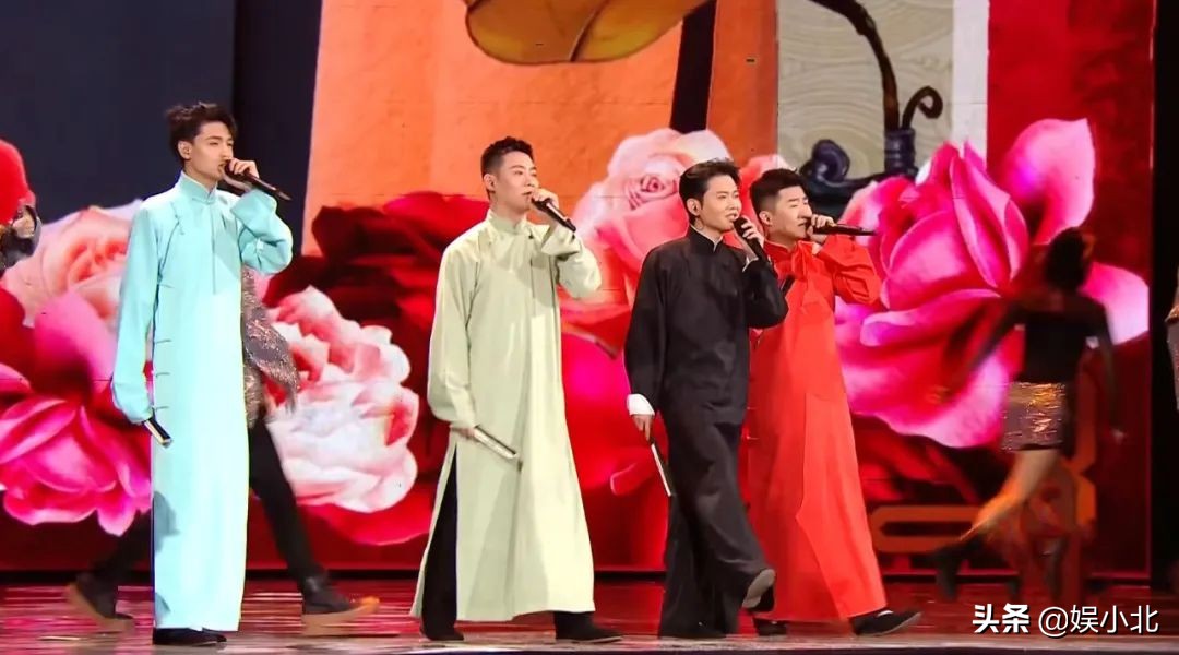 De Yunnan group appears on the stage to receive award, be born forcedly however unripe become group of mouth cross talk, fine number starlight enjoys interesting moment greatly