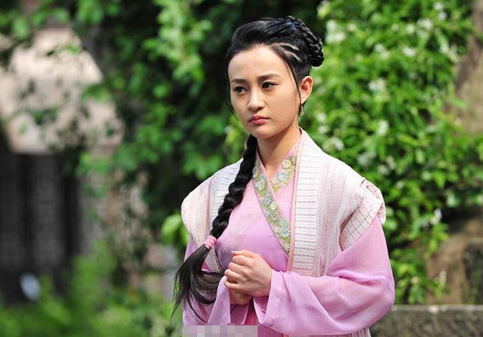 陈昱霖旧照被指土肥圆赵丽颖曾给她配戏主演三部剧都有吴秀波