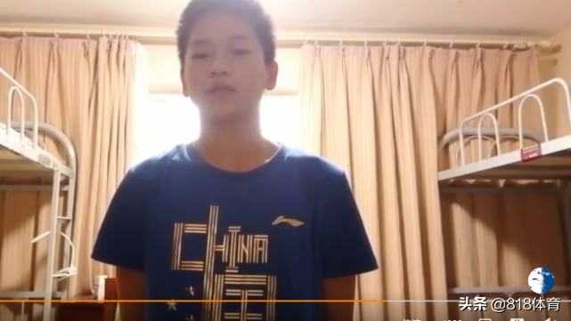 自由了!全红婵回国结束21天隔离,跟陈艾森谢思埸走六亲不认步庆祝