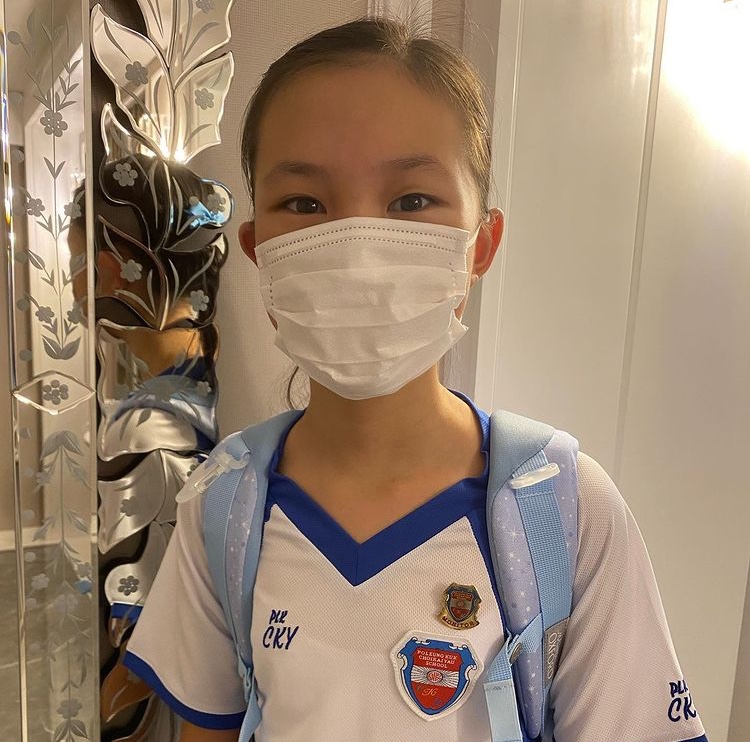 郭可盈女儿升中学，津津成绩优异当班长，弟媳熊黛林看重女儿教育
