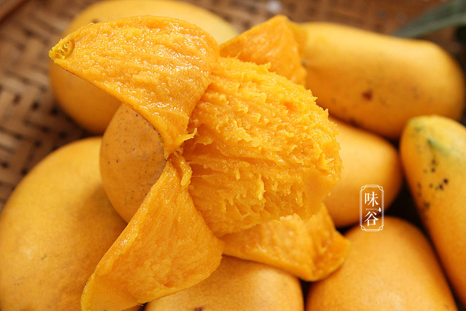 買芒果別只會挑大的，學會這4招，肉厚核薄香又甜，不花冤枉錢