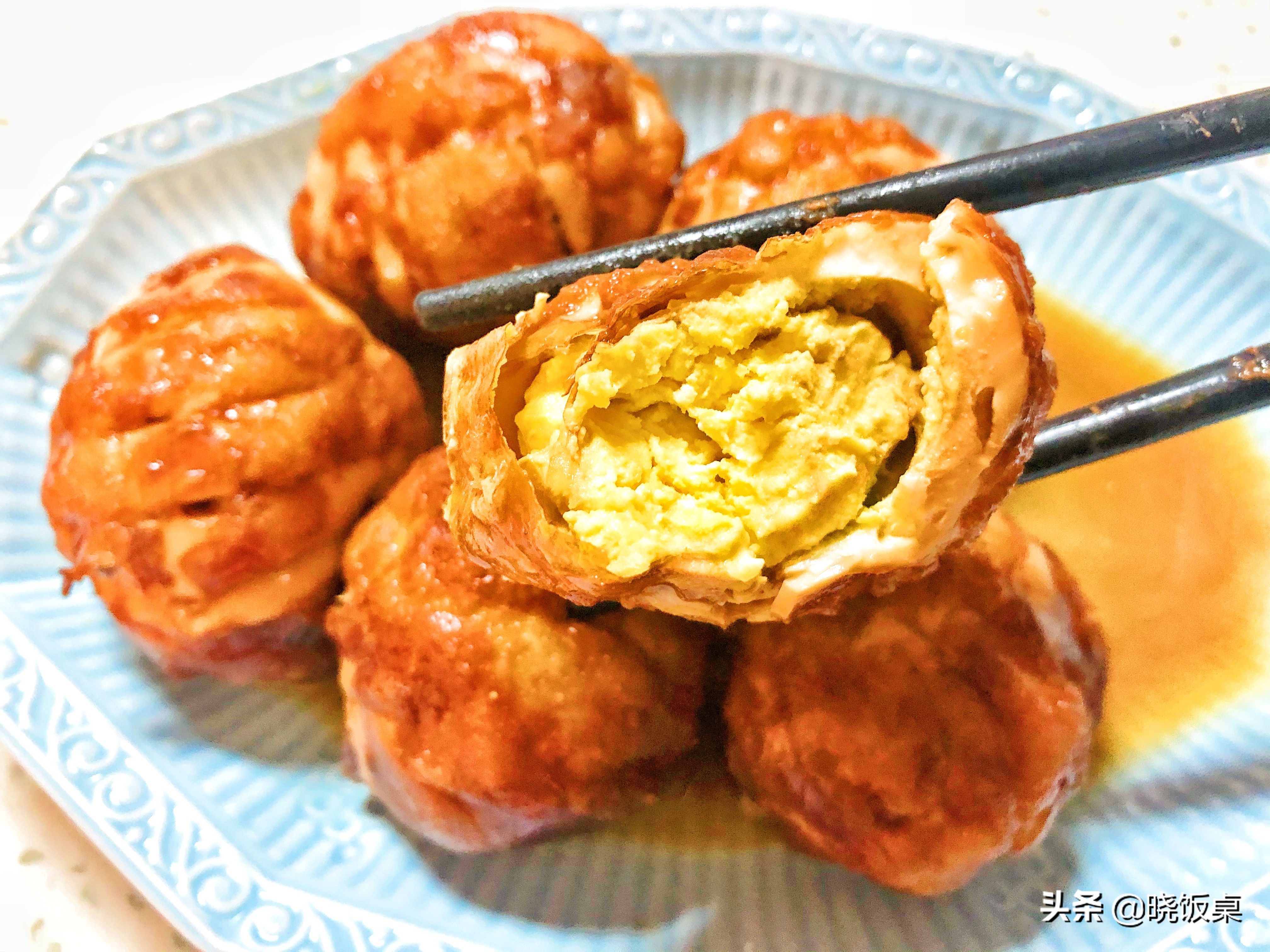 Homemade tiger-skinned eggs with delicious flavor, egg whites are springy, egg yolks are delicious, and a bite is full of juice
