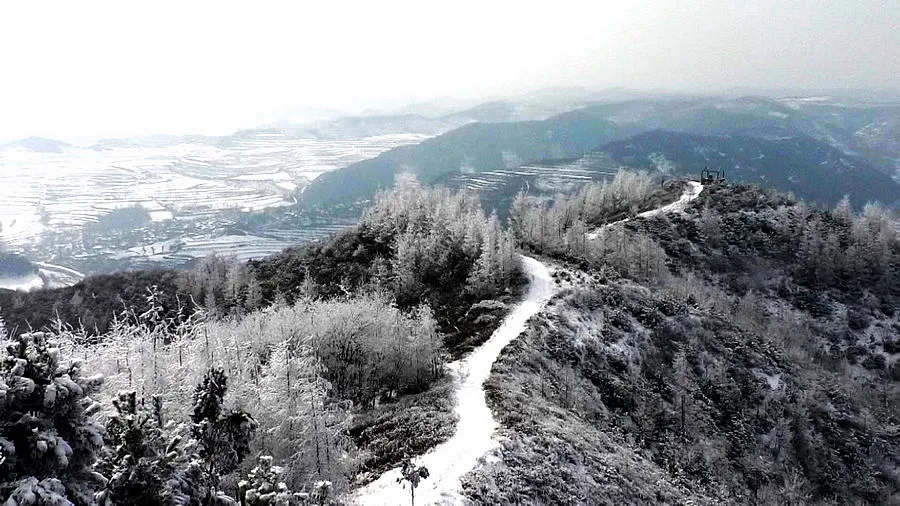 炎炎夏日，送你一组冰雪图片降降温