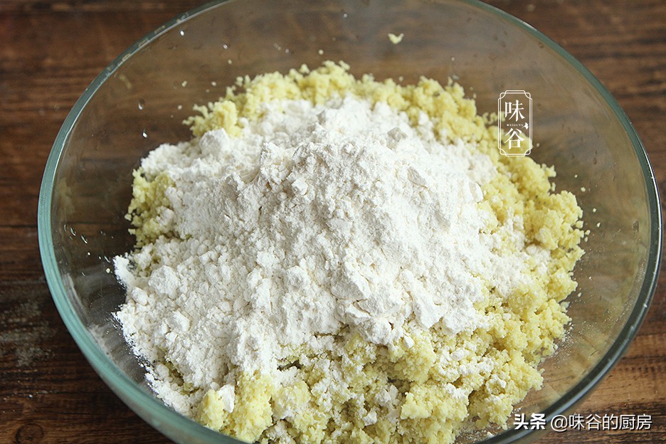 過年必備的炸丸子，家家都能做，不用一滴水，香甜軟糯倍儿好吃