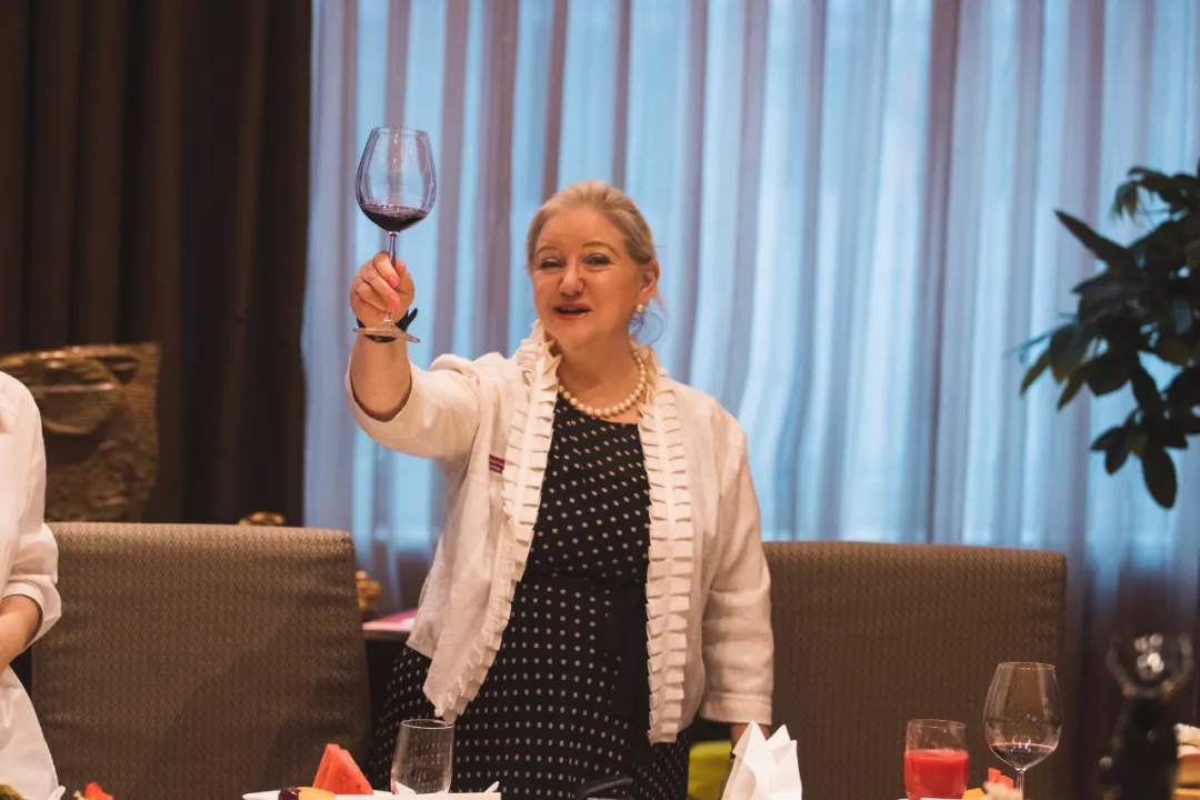 重庆解放碑皇冠假日酒店推出黄厨招牌菜